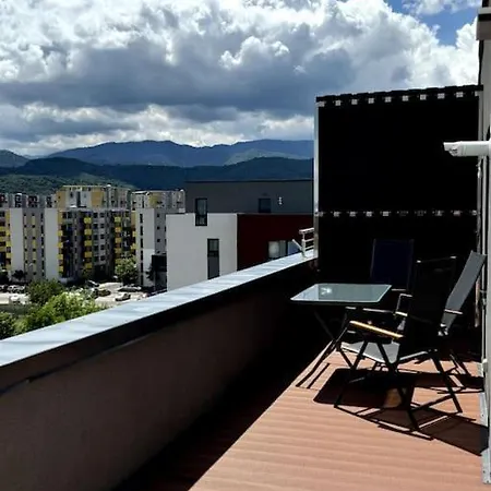 Seville Cu Terasa & La Munte Brasov