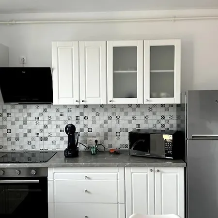Seville Cu Terasa & La Munte Apartment