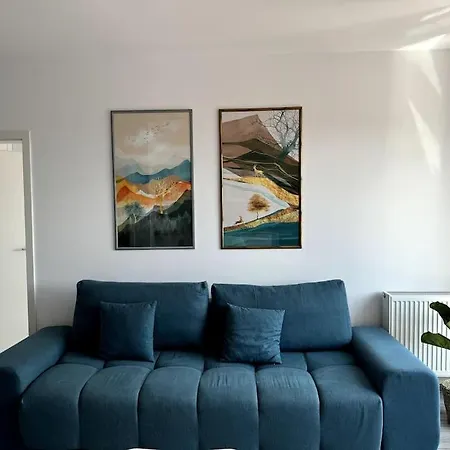 Seville Cu Terasa & La Munte