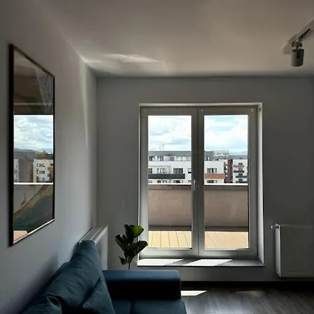 Seville Cu Terasa & La Munte Apartment