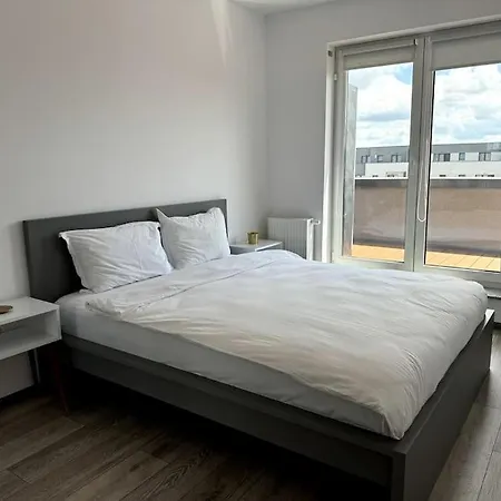 Seville Cu Terasa & La Munte Apartment *